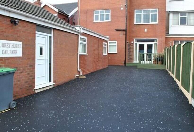 פנסיון Surrey House