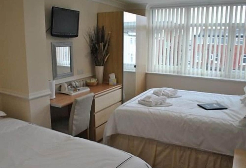 פנסיון Surrey House