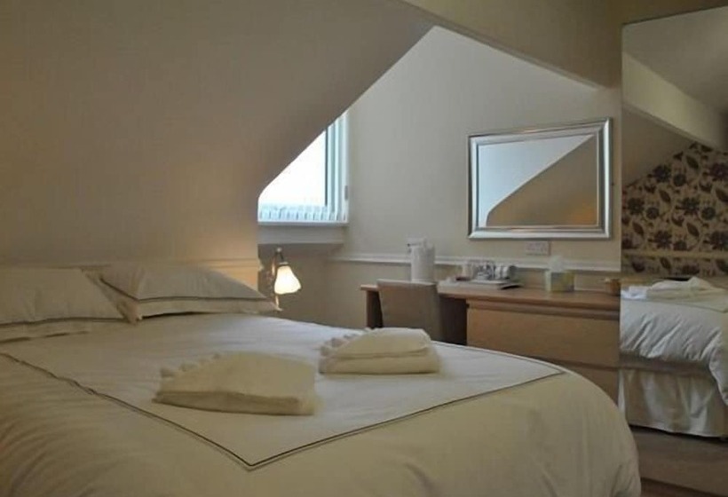 פנסיון Surrey House