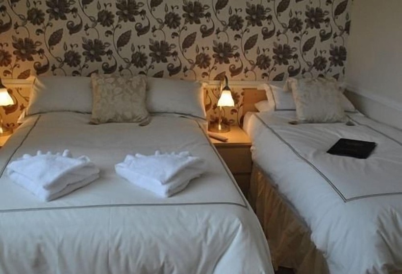 פנסיון Surrey House