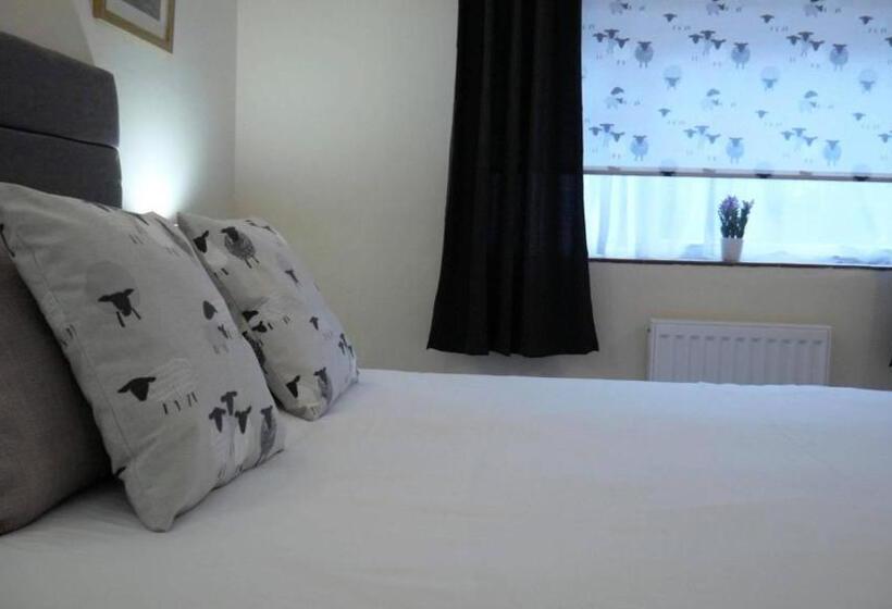 פנסיון The Barn Guest House And Tearoom