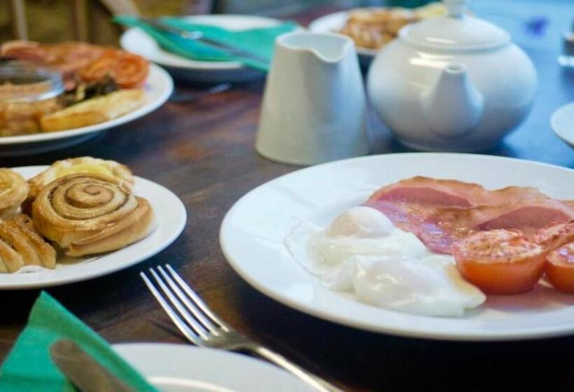 膳宿费 The Barn Guest House And Tearoom