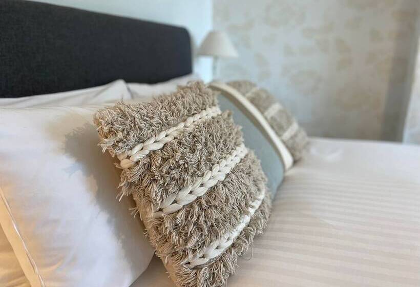 膳宿费 The Egryn Abersoch Llp