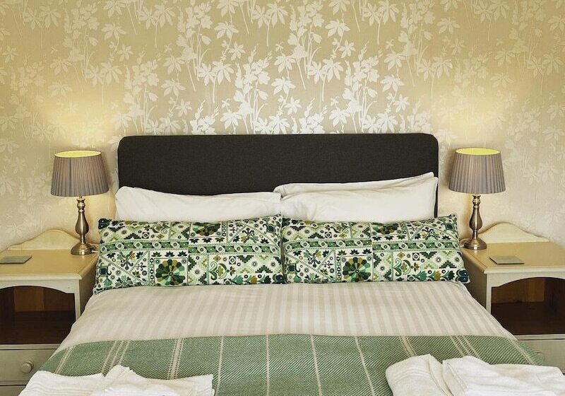 膳宿费 The Egryn Abersoch Llp