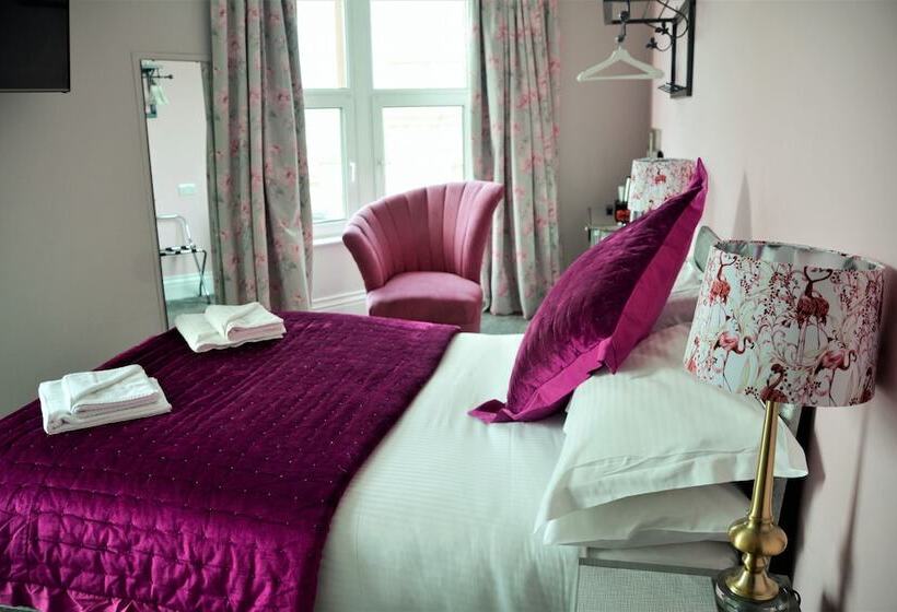 ペンション The Royal Station