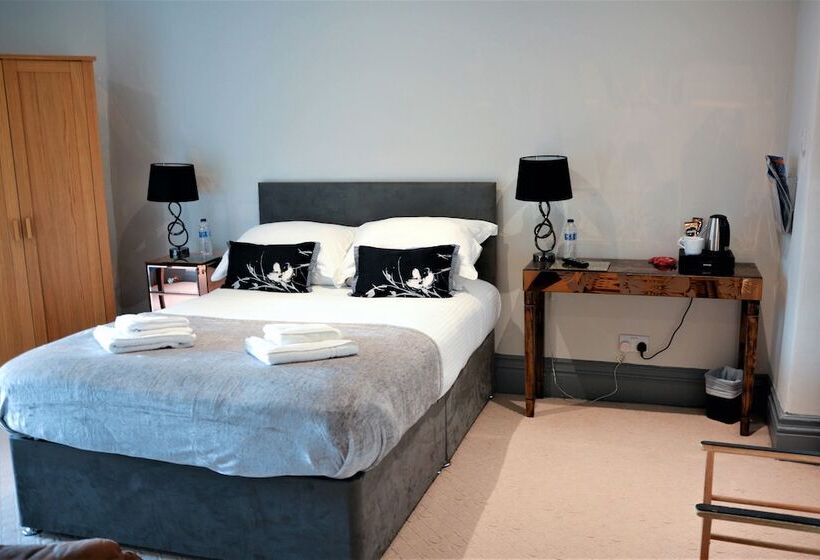 ペンション The Royal Station