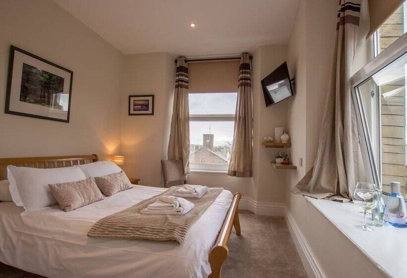 ペンション The Royal Station