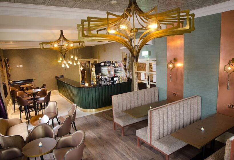 بنسيون The Royal Station