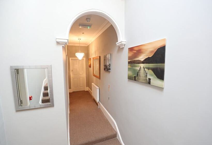 Пансион The Stamford