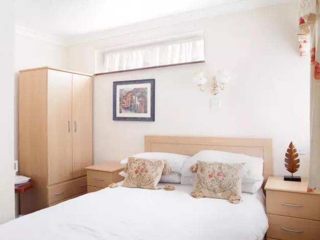 Пансион Tudor Rose Original Only For Families With Childrens Room Only