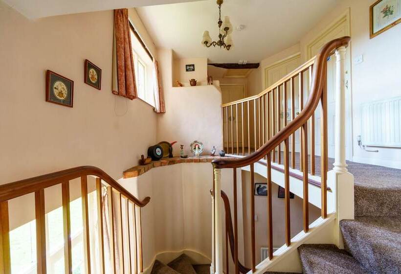 بنسيون Yallands Farmhouse