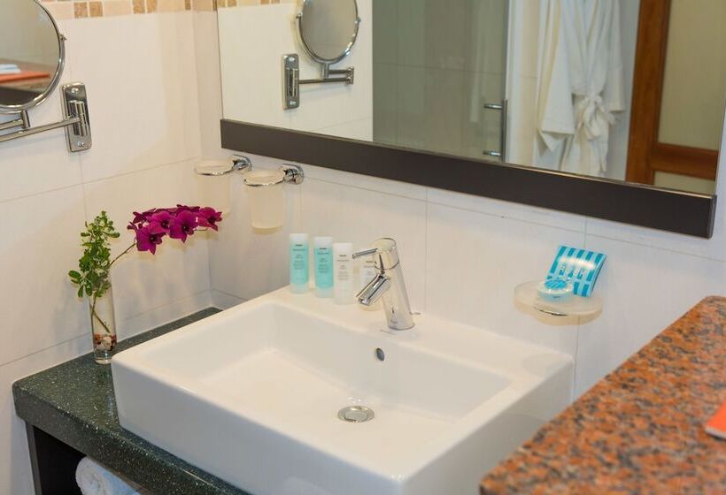 استراحتگاه Royal Torarica