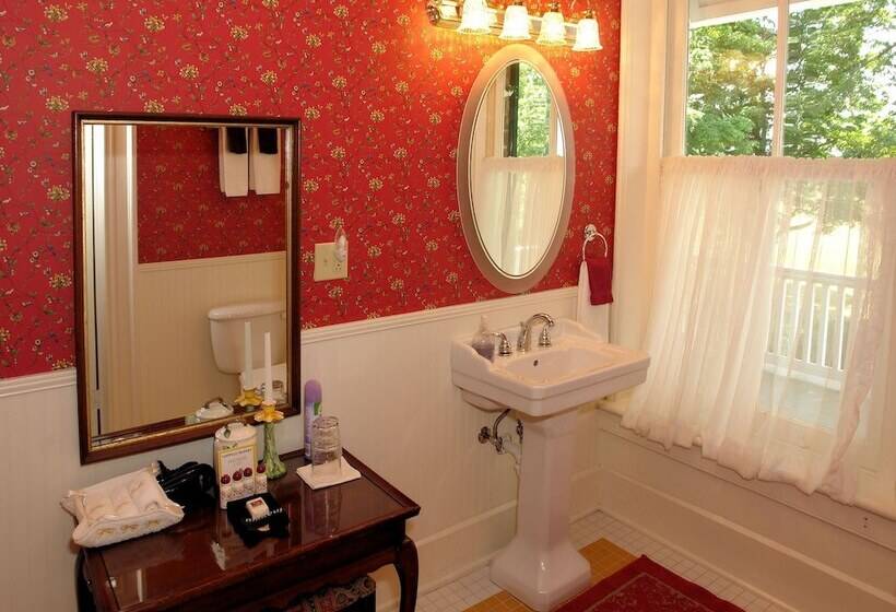 Rockwood Manor Bed & Breakfast