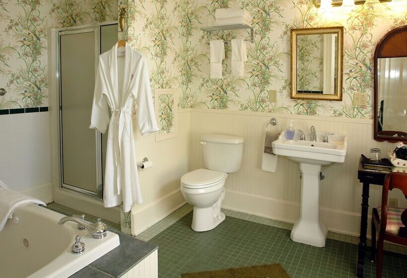 Rockwood Manor Bed & Breakfast