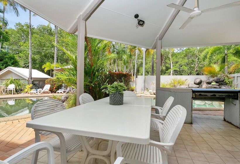 Seascape Holiday At The Queenslander