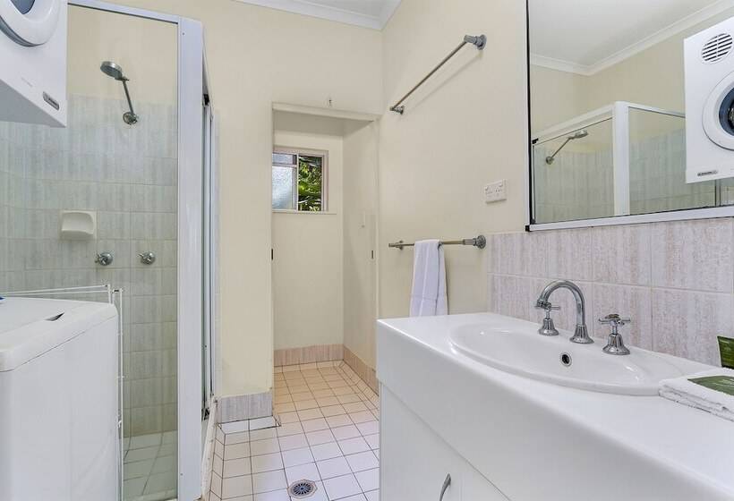 Seascape Holiday At The Queenslander