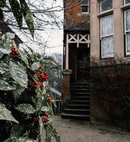 St Benedict Victorian Bed And Breakfast