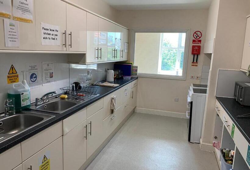 Stonehenge Hostel   Yha Affliated