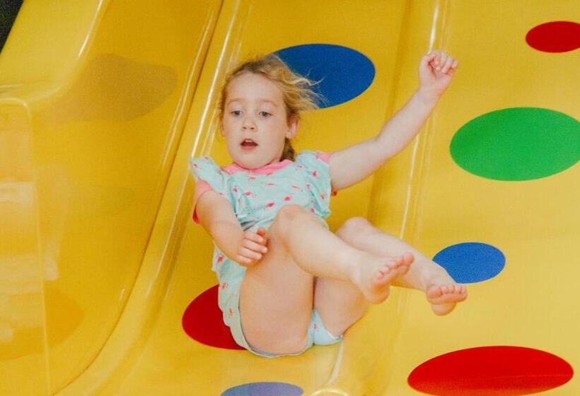 Stonehenge Hostel   Yha Affliated