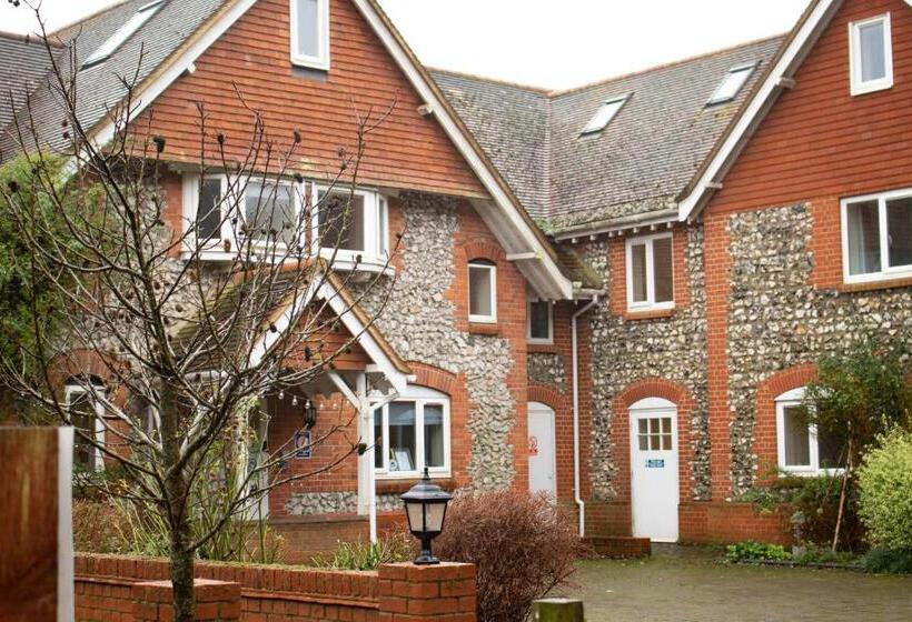 Stonehenge Hostel   Yha Affliated