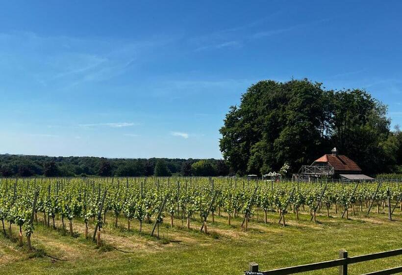 Stonehenge Hostel   Yha Affliated