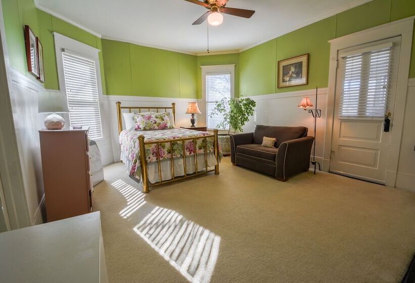 The Dailey Renewal Retreat B & B