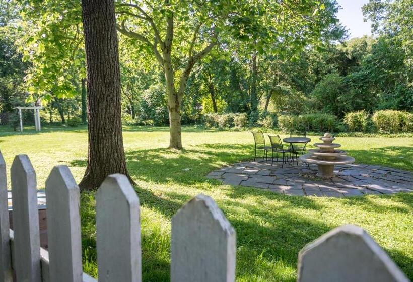 The Dailey Renewal Retreat B & B