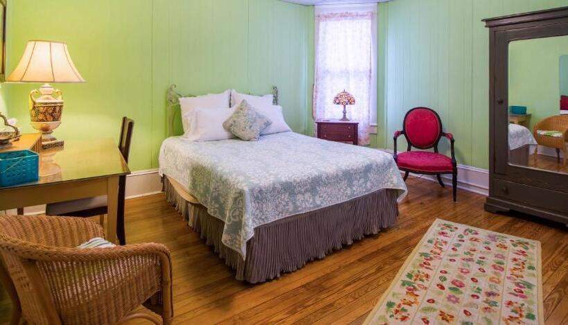 The Dailey Renewal Retreat B & B