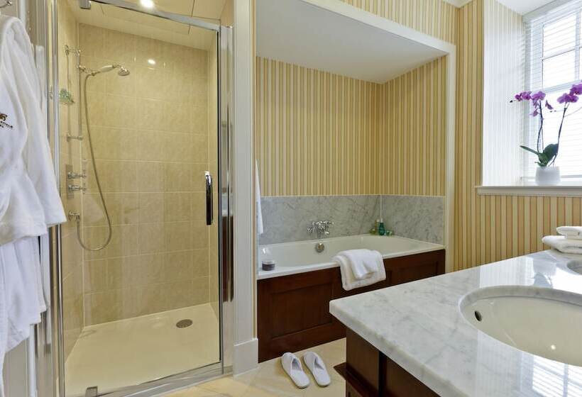 The Ugadale Hotel And Cottages