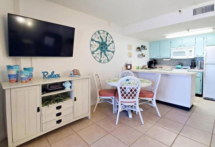 Tropical Suites At Sunglow Resort