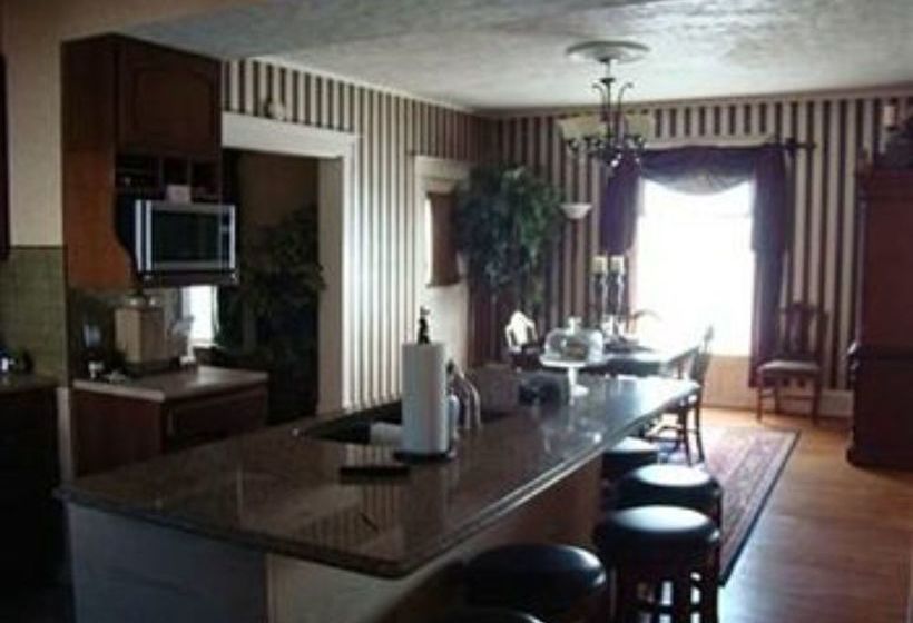 Vintage Charm Bed And Breakfast