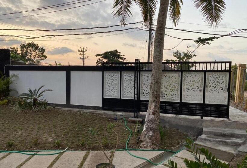 הוסטל Linobi Homestay