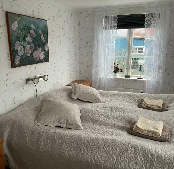 مبيت وإفطار Carina & Peters Place