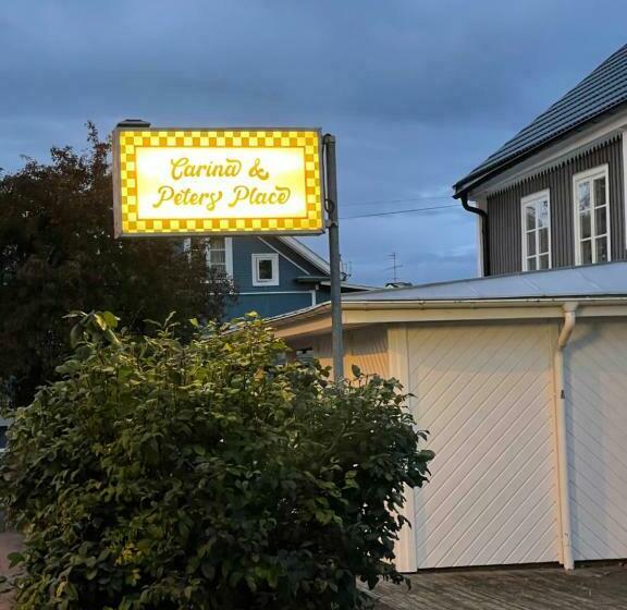 צימר Carina & Peters Place