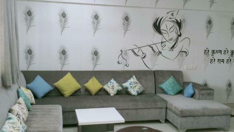 Bed and Breakfast Gargi Corporate House Roystonea