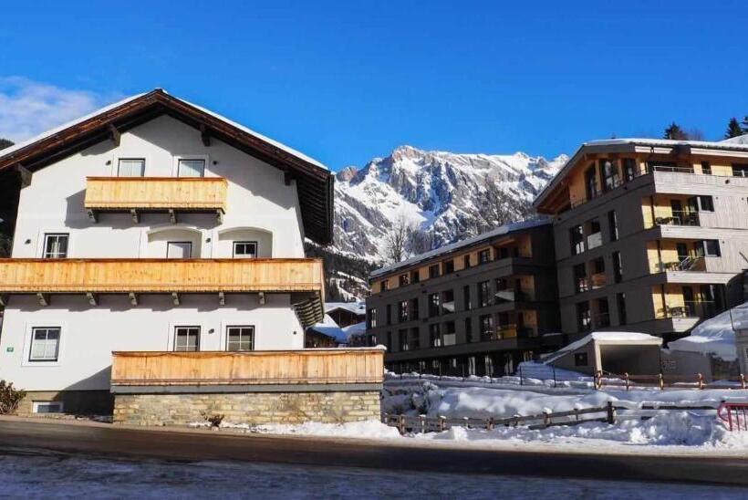 مبيت وإفطار Leni S Mountain Appartements