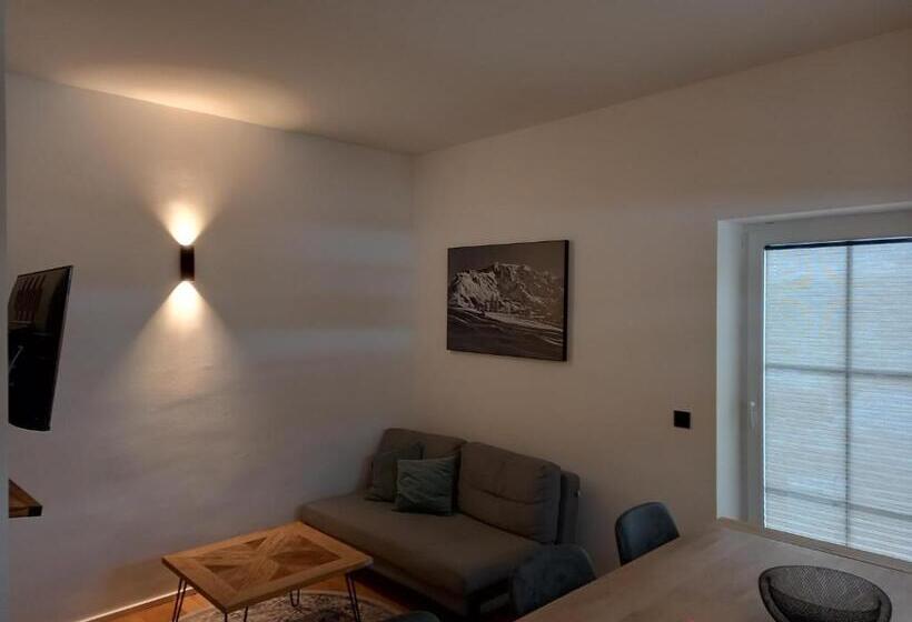 مبيت وإفطار Leni S Mountain Appartements