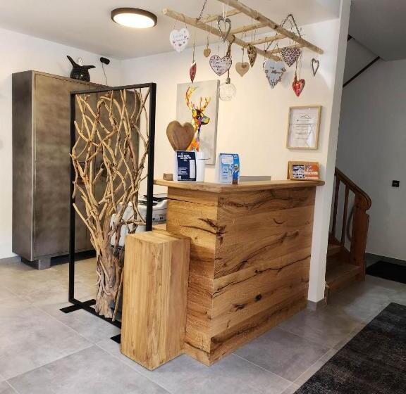 مبيت وإفطار Leni S Mountain Appartements