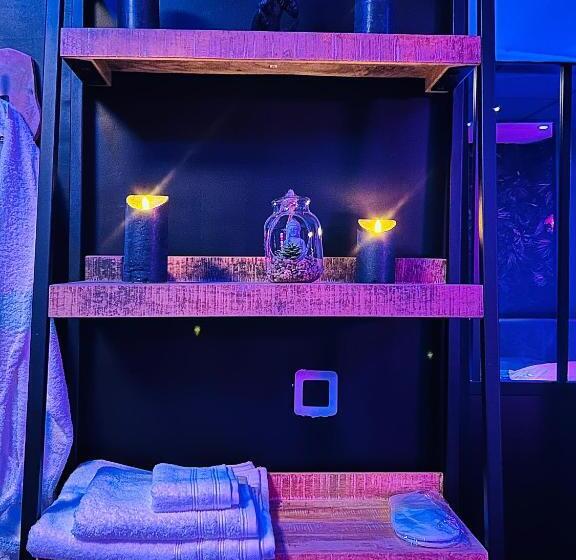 민박 Love Room Suite Dirty Diana