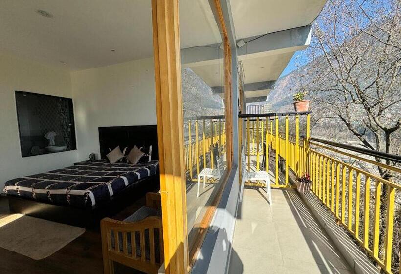 Nomad Bed & Breakfast