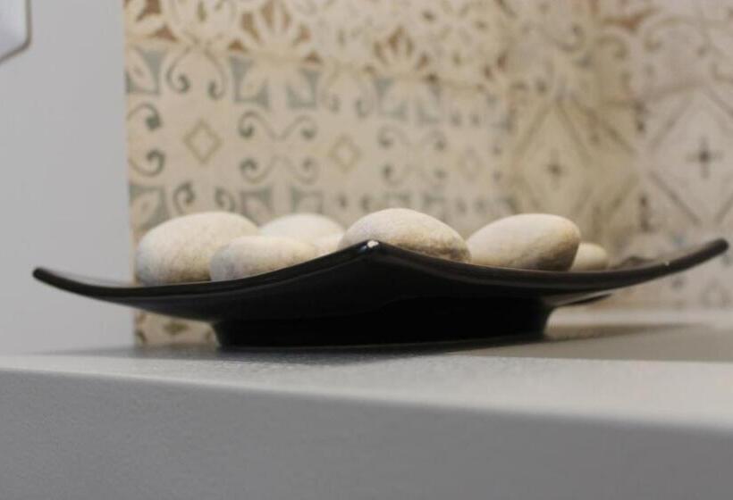 住宿加早餐  Room 369