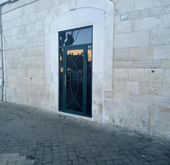 تختخواب و صبحانه Suites Elifani
