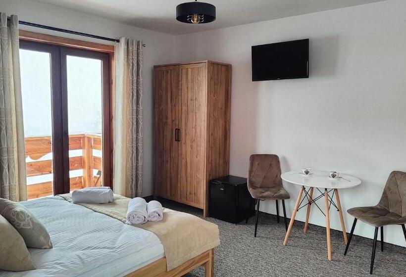 住宿加早餐  Willa Adamówka