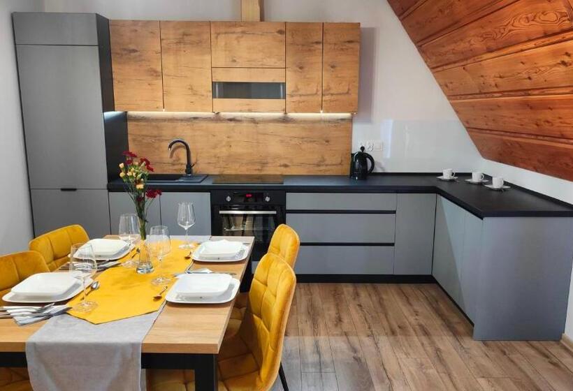 住宿加早餐  Willa Adamówka