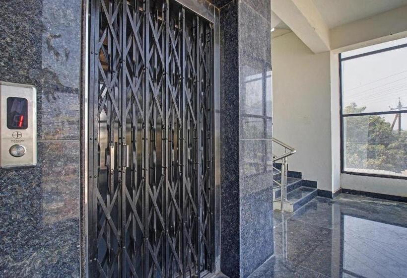 Flagship Hotel R Square