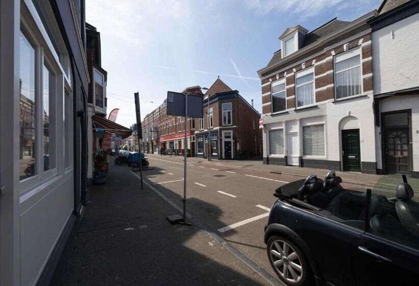 Four Star Apartments   Badhuisstraat 6