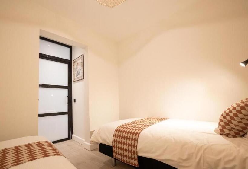 Four Star Apartments   Badhuisstraat 6