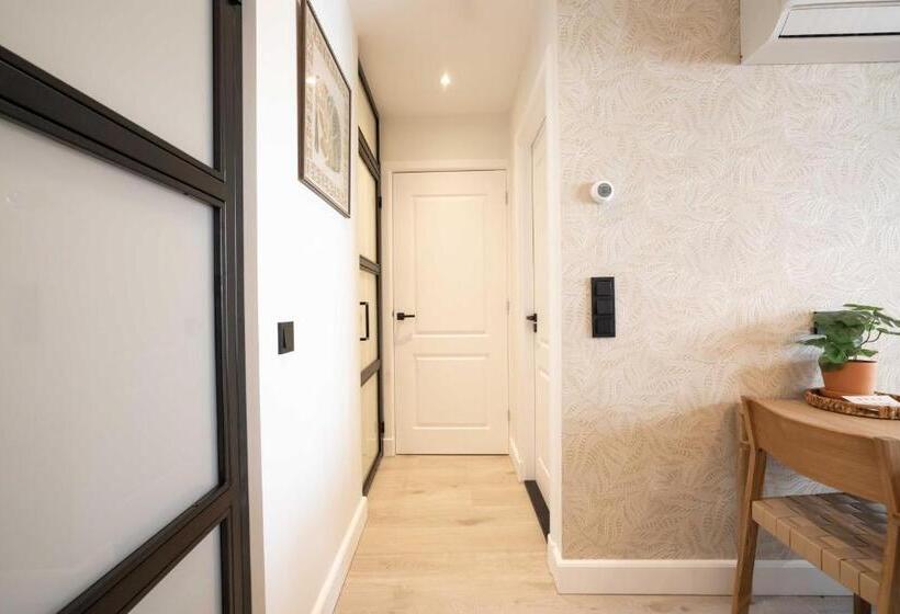 Four Star Apartments   Badhuisstraat 6