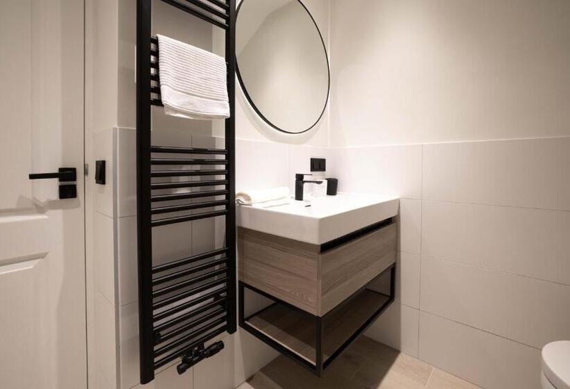 Four Star Apartments   Badhuisstraat 6