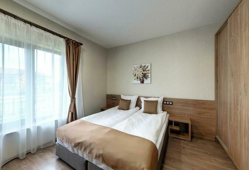 ホテル Complex Yustinavillas